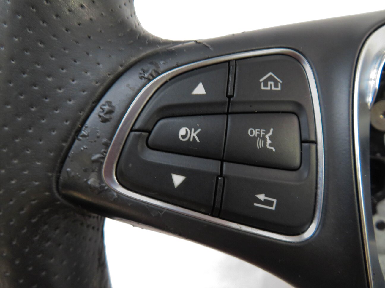 Thumbnail 9: 15-16 C-CLASS (W205) STEERING WHEEL w/ SHIFT PADDLES & SWITCHES (BLACK LEATHER)