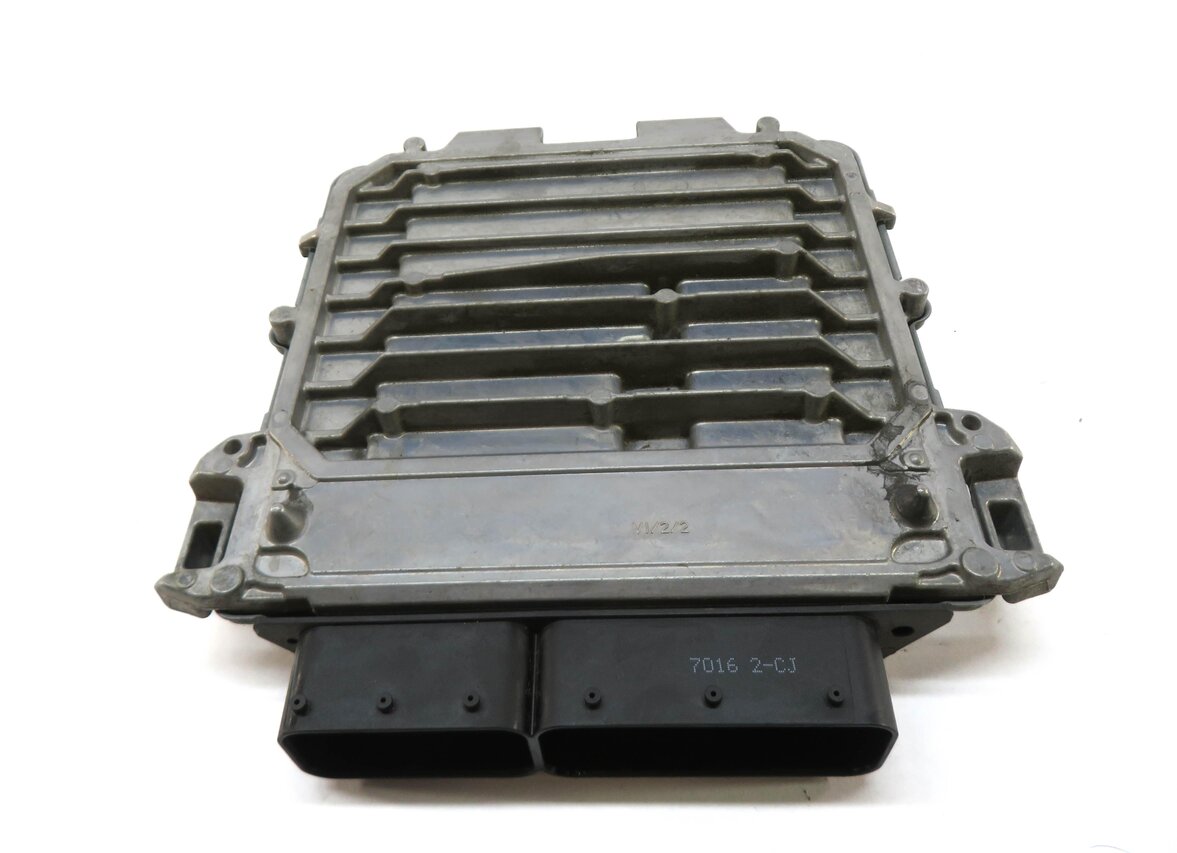 Thumbnail 2: 15-16 MERCEDES C300 C350E (W205) 2.0. TURBO M274 ENGINE CONTROL MODULE COMPUTER