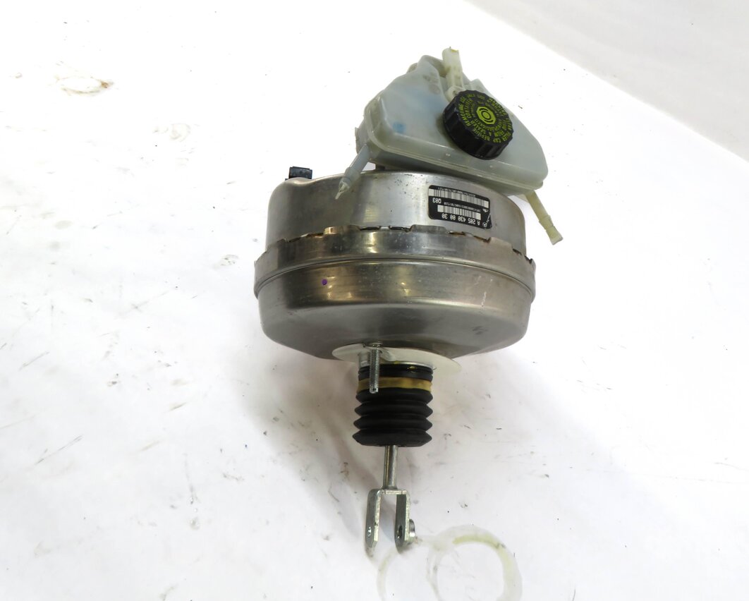 Thumbnail 2: 15-18 MERCEDES C-CLASS (W205) POWER BRAKE BOOSTER w/ MASTER CYLINDER & RESERVOIR