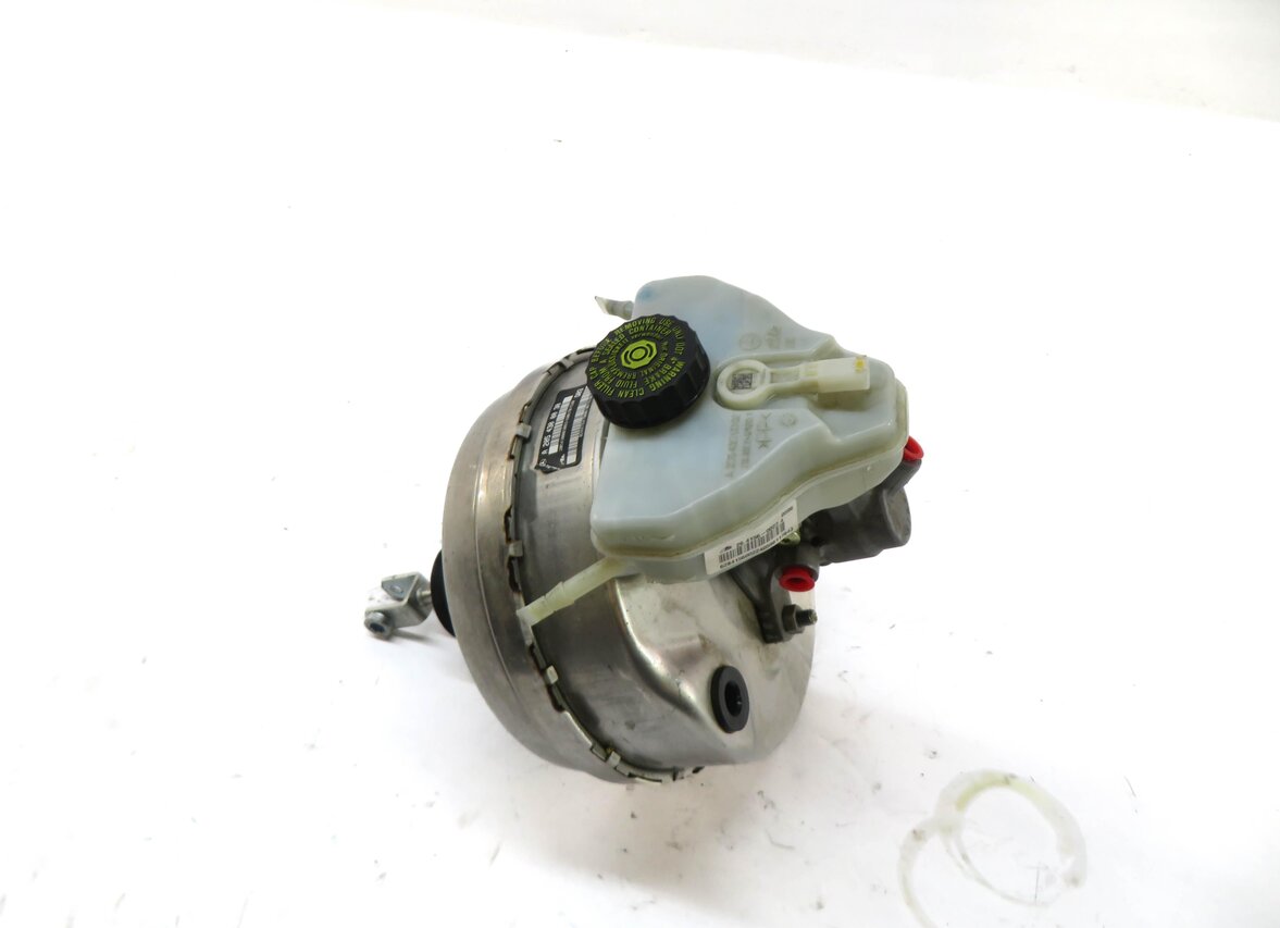 Thumbnail 3: 15-18 MERCEDES C-CLASS (W205) POWER BRAKE BOOSTER w/ MASTER CYLINDER & RESERVOIR