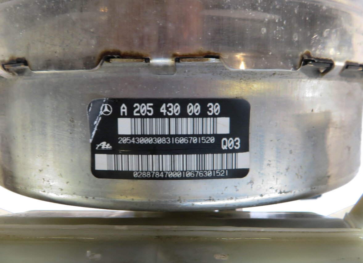 Thumbnail 5: 15-18 MERCEDES C-CLASS (W205) POWER BRAKE BOOSTER w/ MASTER CYLINDER & RESERVOIR