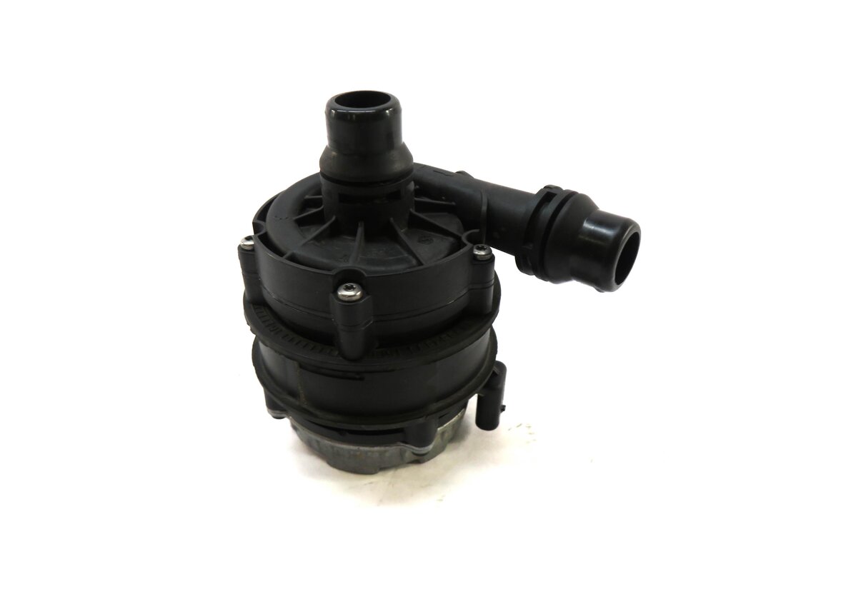 Thumbnail 2: 2016 MERCEDES C300 (W205) ELECTRIC AUXILIARY WATER COOLANT PUMP 0005002686