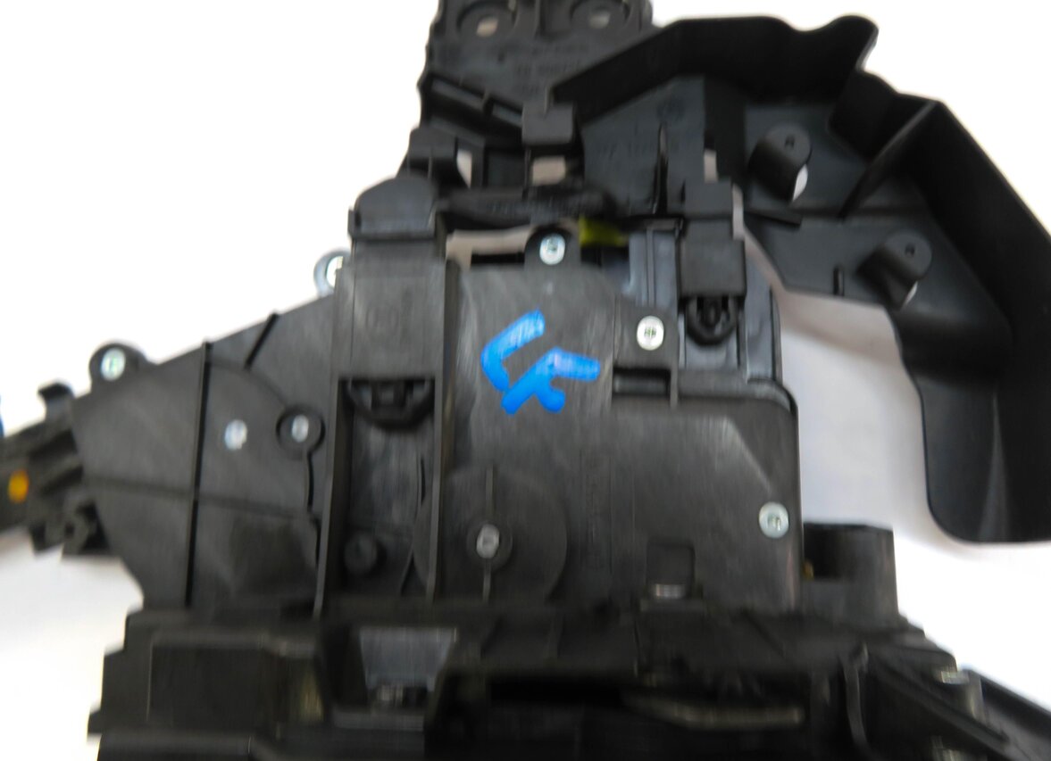 Thumbnail 5: 16-21 MERCEEDES GLC43 GLC63 GLC300 GLC350E (X253) LEFT FRONT DRIVER DOOR LATCH