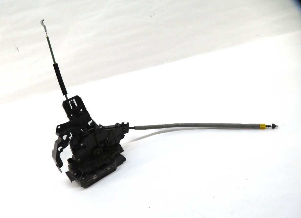 15-22 MERCEDES C300 C350 C400 C450 E300 E350 E400 E450 - RIGHT FRONT DOOR LATCH
