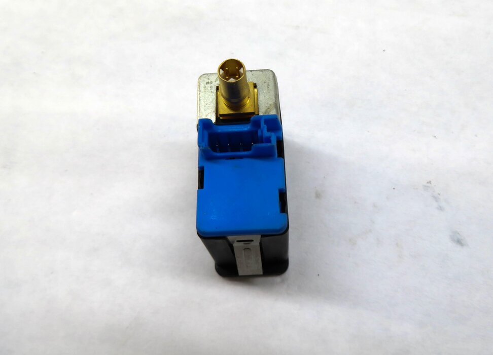Thumbnail 3: 2011 BMW X3 (F25) RADIO STEREO AUXILIARY AUX IN JACK USB INPUT PORT 61319138402