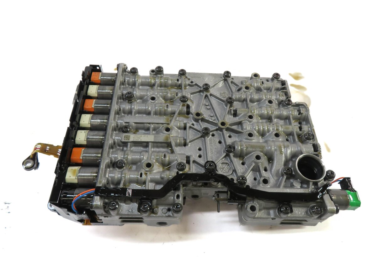 Thumbnail 5: 2011-2014 BMW X3 (F25) A/T 35iX 8HP-45 8 SPEED AUTOMATIC TRANSMISSION VALVE BODY