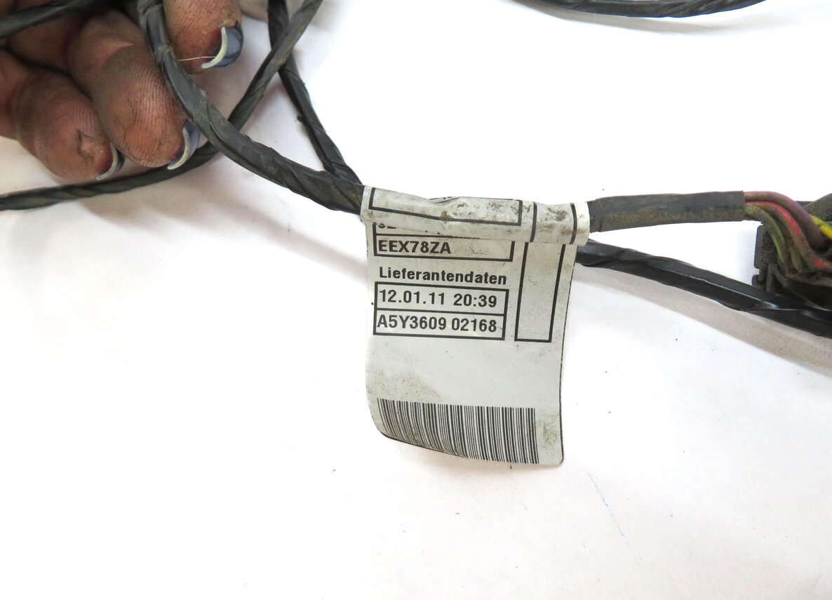 Thumbnail 4: 2011 BMW X3 F25 REAR PARK ASSIST PDC SENSOR SET/4 (BLACK) w/ WIRE WIRING HARNESS