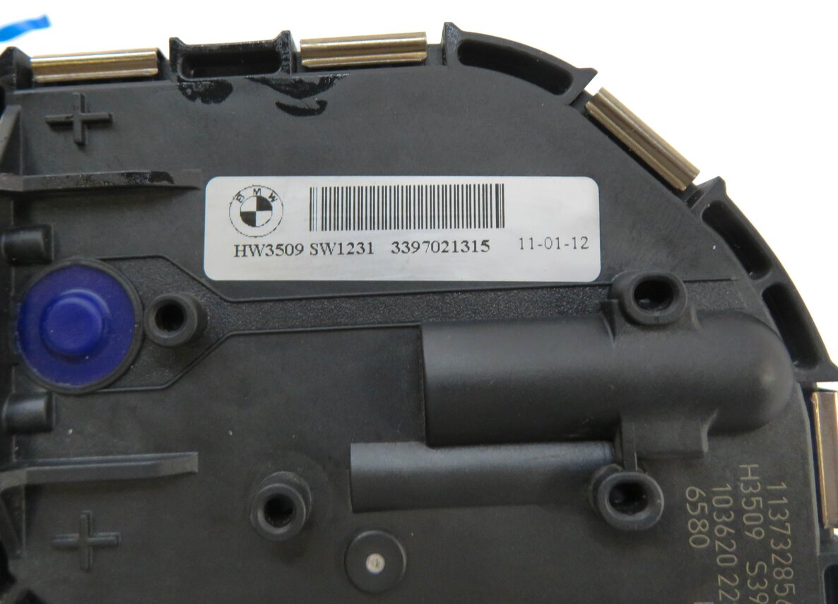 Thumbnail 7: 2011-2017 BMW X3 (F25) FRONT WINDOW GLASS WINDSHEILD WIPER MOTOR