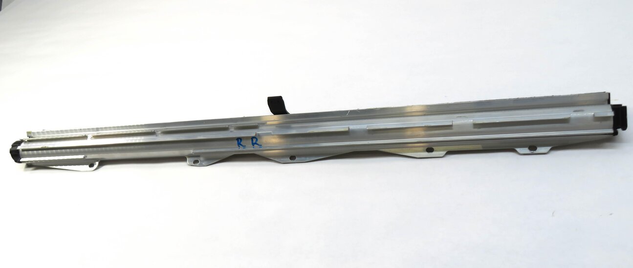 Thumbnail 3: 2011-2017 BMW X3 (F25) RIGHT SIDE REAR DOOR RETRACTABLE WINDOW SHADE UV SCREEN