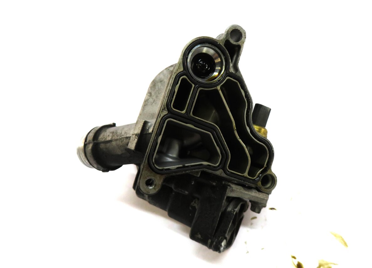 Thumbnail 4: 2011 BMW X3 (F25) 3.0T 3.0L TURBO N55 ENGINE OIL FILTER HOUSING w/ CAP