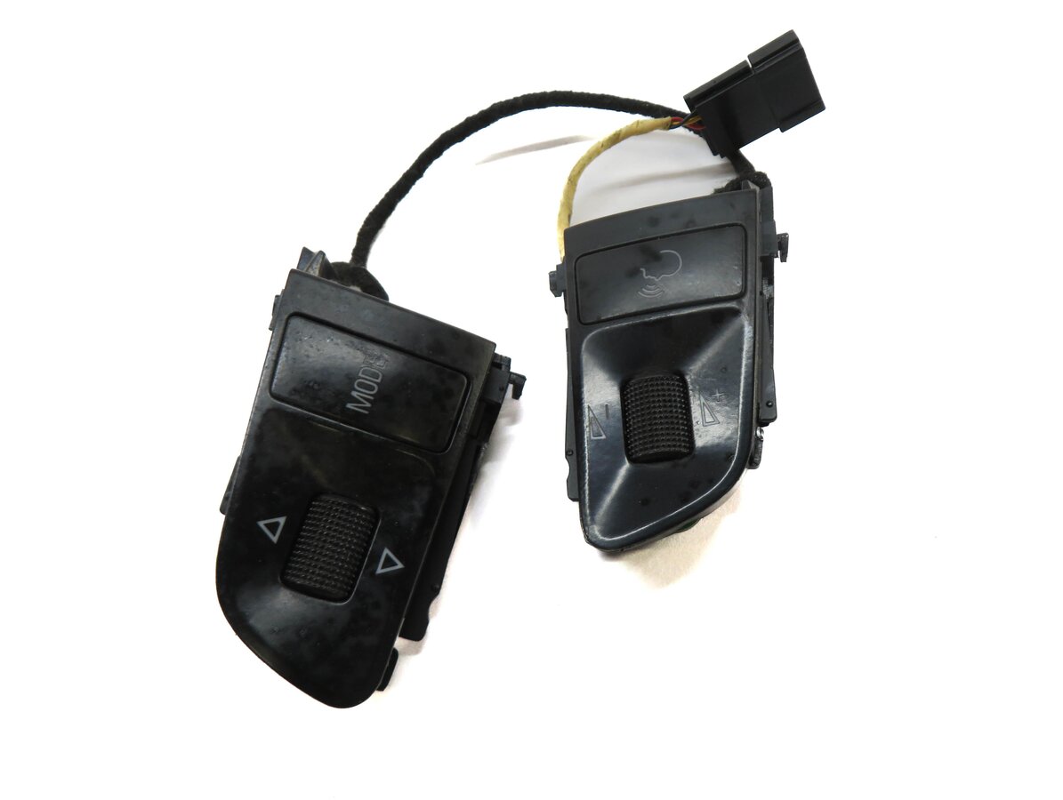 Thumbnail 4: 09-12 AUDI A4 (B8 8K) STEERING WHEEL LEFT & RIGHT RADIO PHONE SWITCH SET/2 BLACK