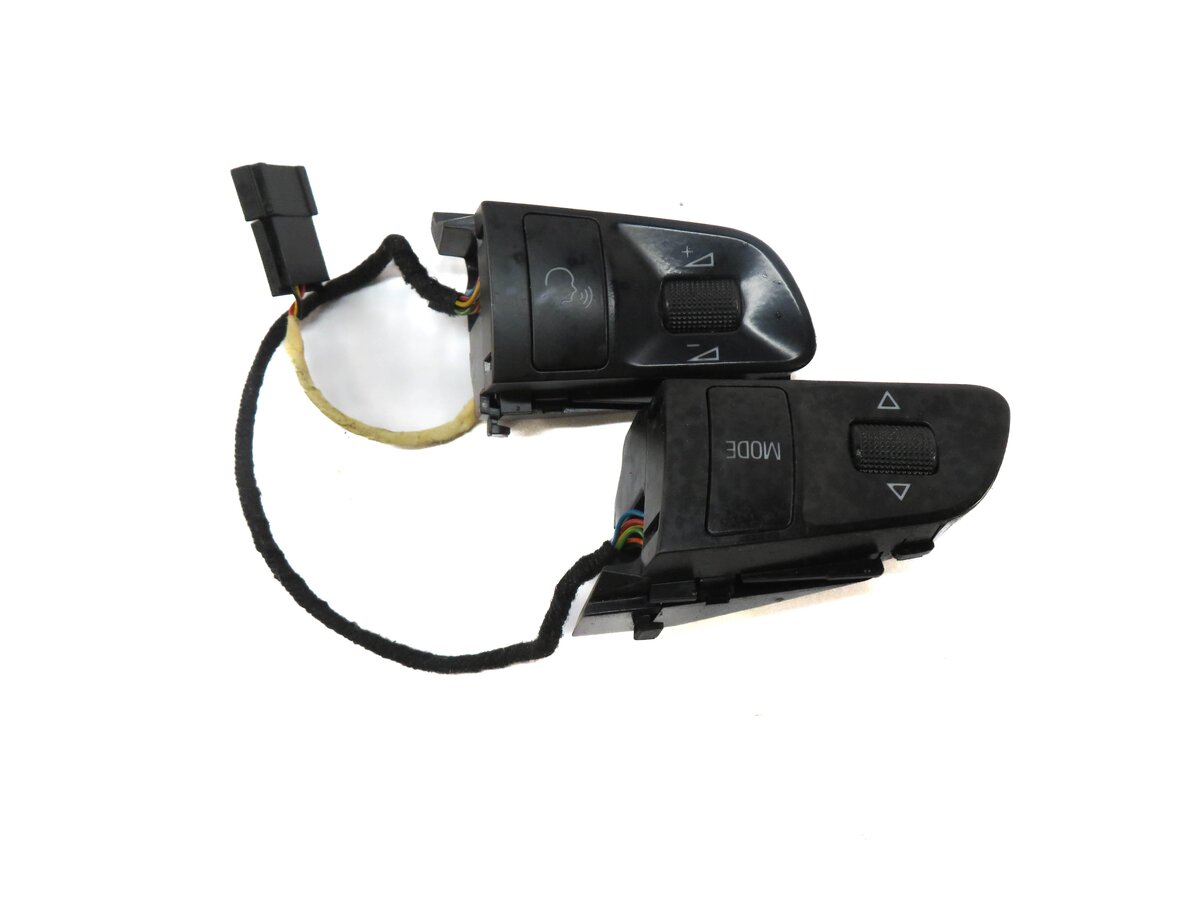 Thumbnail 5: 09-12 AUDI A4 (B8 8K) STEERING WHEEL LEFT & RIGHT RADIO PHONE SWITCH SET/2 BLACK