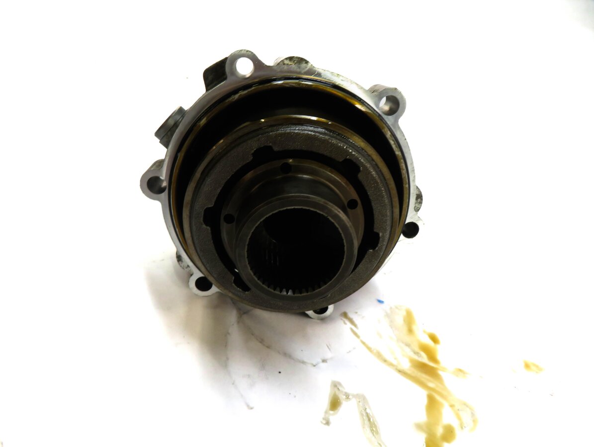 Thumbnail 4: 2009-2010 AUDI A4 A5 (B8 8T) 2.0T 6 SPEED AWD AT CENTER DIFFERENTIAL TAIL SHAFT