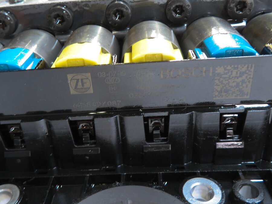 Thumbnail 6: 09-10 AUDI A4 A5 (B8 8T) 2.0T TURBO AWD QUATTRO - A/T TRANSMISSION VALVE BODY