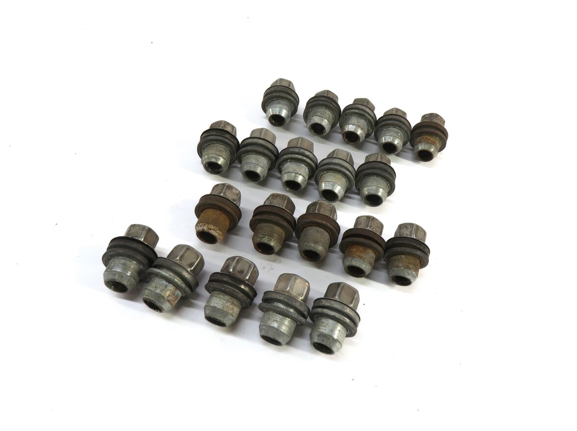 2005-2018 RANGE ROVER / SPORT LR3 LR4 DISCOVERY WHEEL TIRE RIM LUG NUT SET (20)