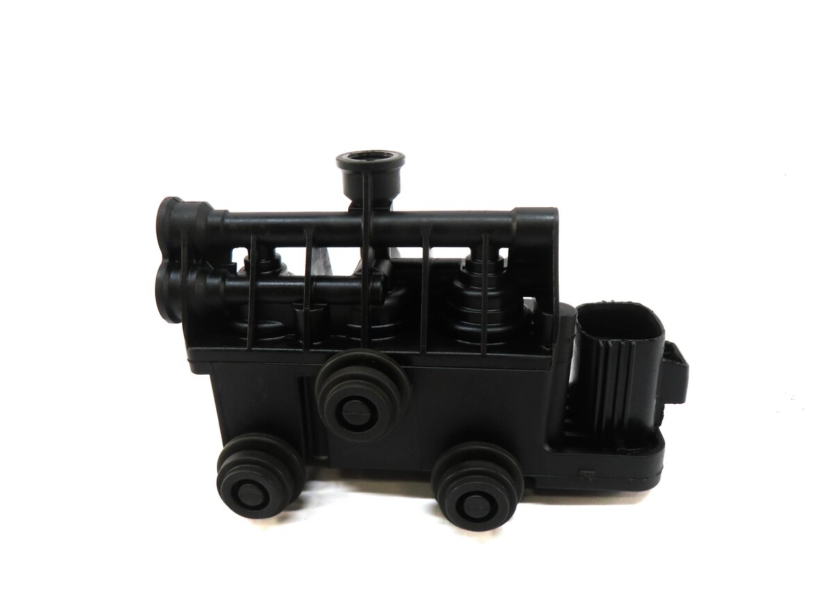 Thumbnail 2: 2008 RANGE ROVER (L322) AIR SUSPENSION TRANSFER RELIEF VALVE RVH500050