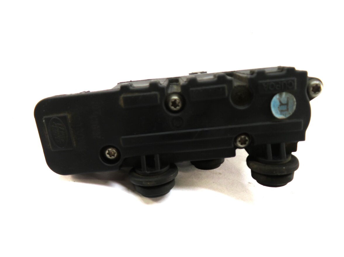 Thumbnail 4: 2008 RANGE ROVER (L322) AIR SUSPENSION TRANSFER RELIEF VALVE RVH500050