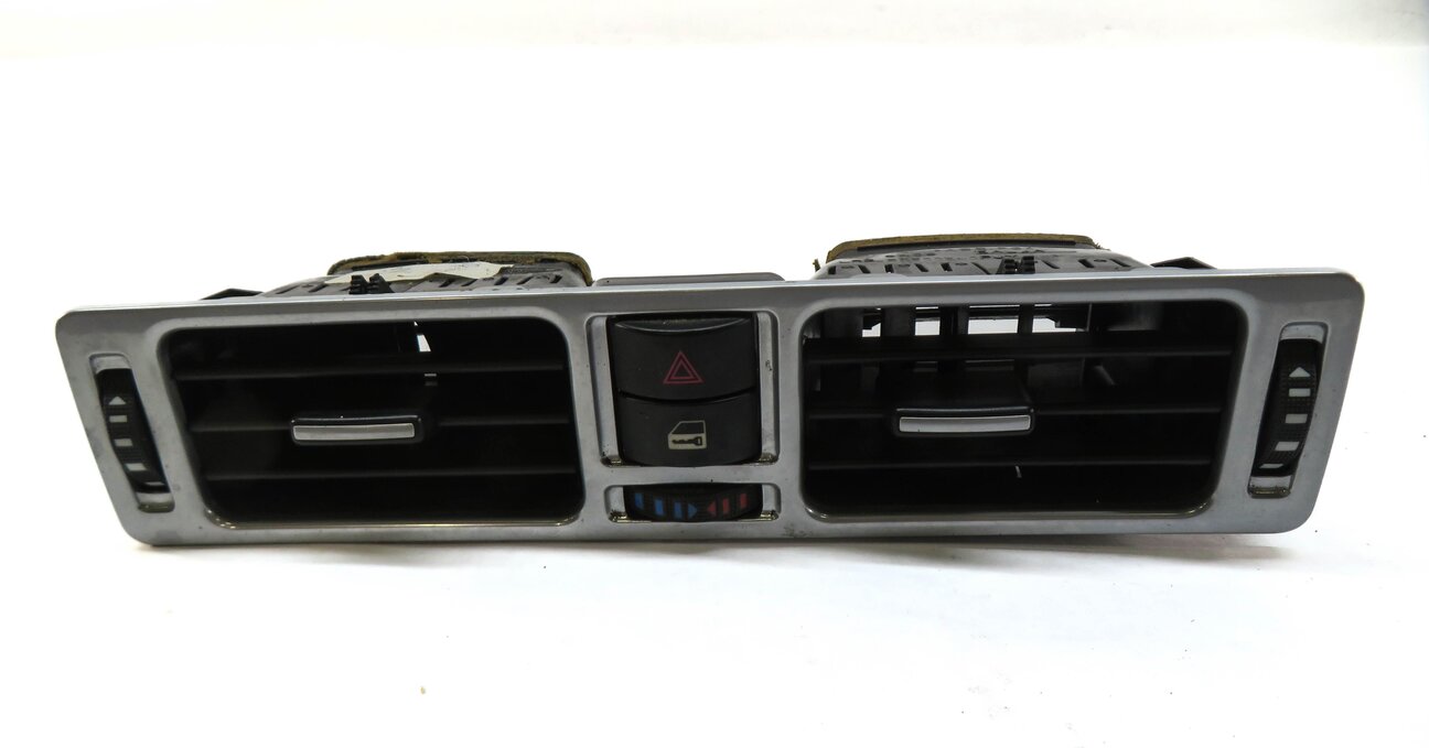 Thumbnail 2: 2008 RANGE ROVER (L322) FRONT CENTER DASH A/C HEATER AIR VENT HAZARD LOCK SWITCH