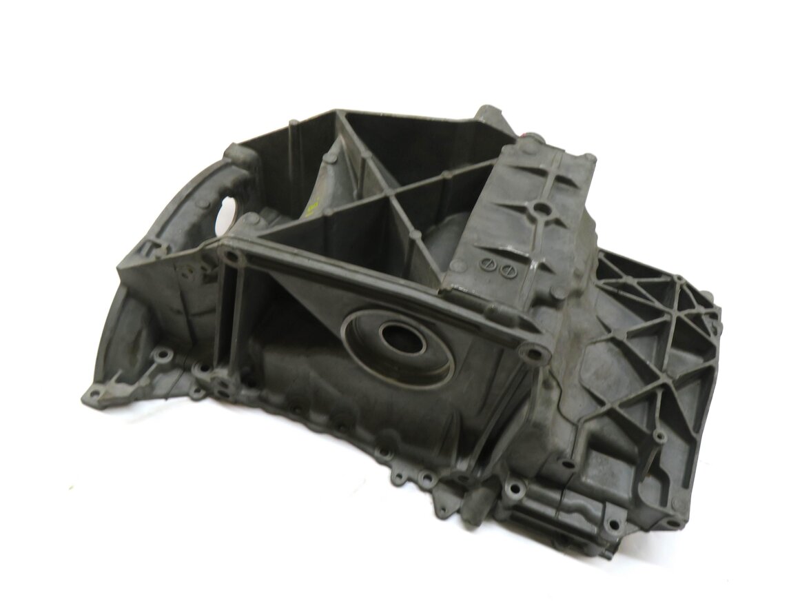 Thumbnail 1: 2006-2009 LAND ROVER RANGE ROVER (L322) 4.2L SUPERCHARGED 4.4L V8 ENGINE OIL PAN