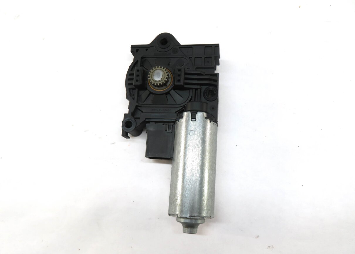 Thumbnail 3: 2017-2022 VW JETTA / AUDI - A5 Q7 RS5 S5 Q7 (F5 4M) SUNROOF MOTOR SUN ROOF MOTOR