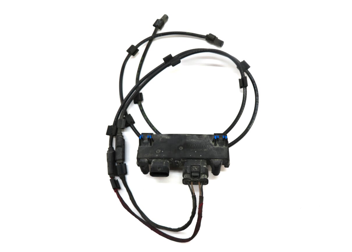 Thumbnail 3: 2017 AUDI Q7 (4M) REAR TRUNK FOOT RELEASE SMART OPENER SENSOR MODULE w/ ANTENNAS