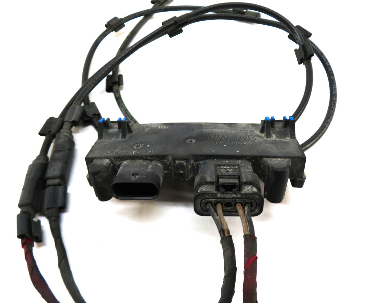 Thumbnail 4: 2017 AUDI Q7 (4M) REAR TRUNK FOOT RELEASE SMART OPENER SENSOR MODULE w/ ANTENNAS