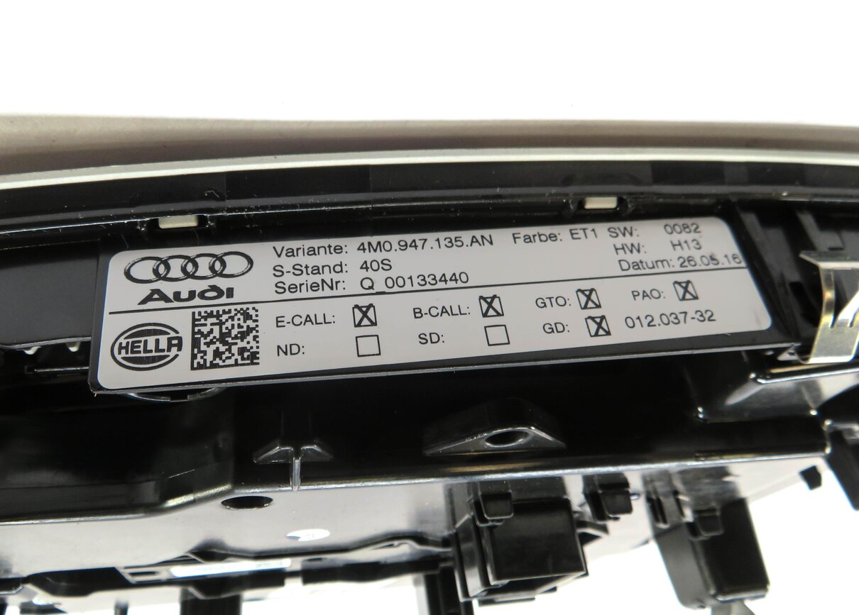 Thumbnail 6: 2017 AUDI Q7 (4M) FRONT CENTER ROOF DOME LIGHT w/ LIGHTS & SWITCHES (GRAY)