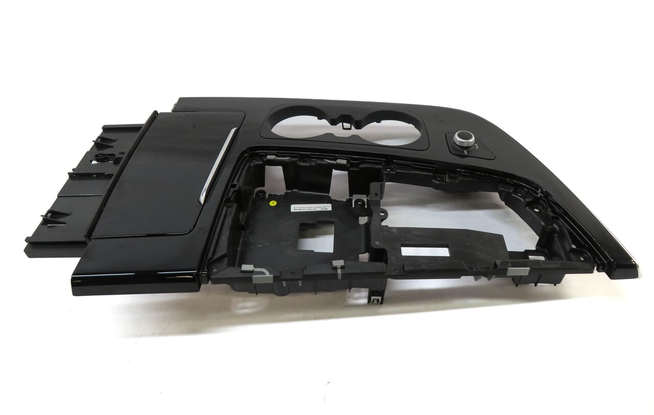 Thumbnail 4: 2017 AUDI Q7 (4M) FRONT CENTER CONSOLE TRIM PANEL w/ VOLUME KNOB & 12V (BLACK)
