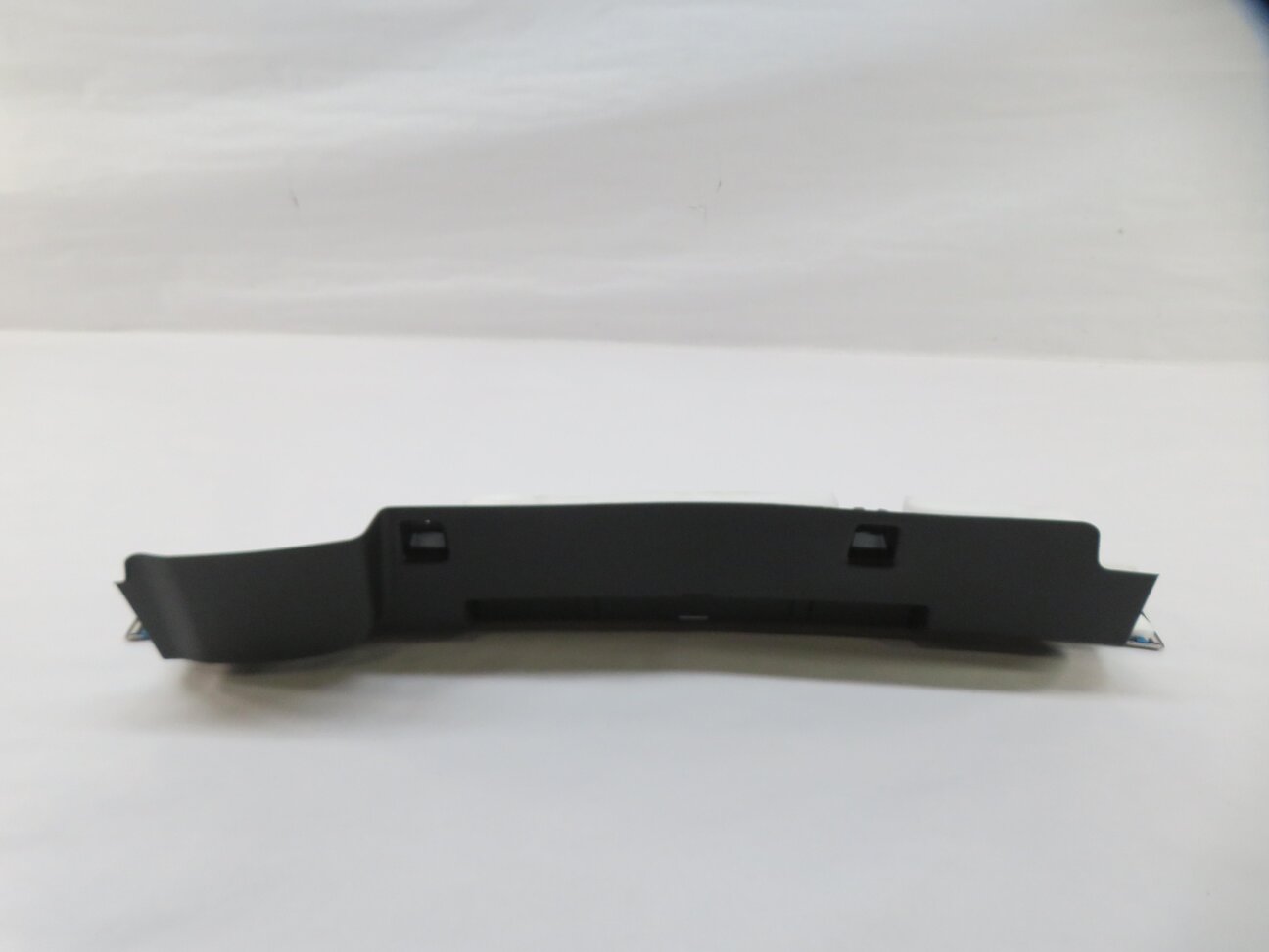 Thumbnail 5: 2017 AUDI Q7 (4M) REAR TRUNK SILL SCUFF PLATE COVER TRIM (BLACK & CHROME FINISH)