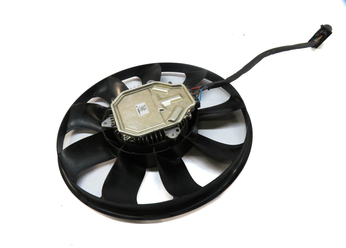 Thumbnail 3: 17-22 AUDI Q7 (4M) 3.0L SUPER ENGINE LEFT RADIATOR COOLING FAN BLADE & MOTOR