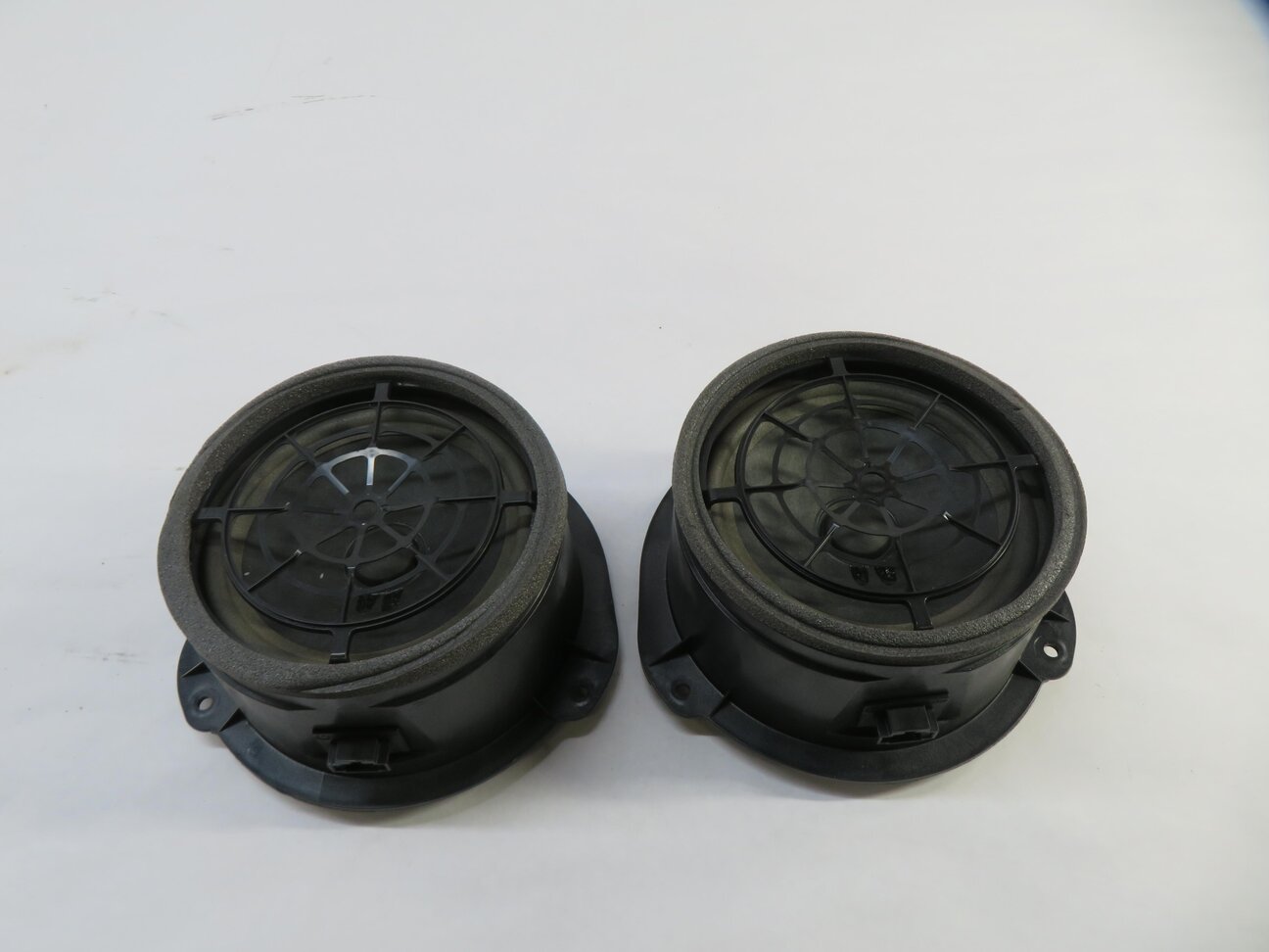 Thumbnail 7: 17 AUDI Q7 4M RADIO STEREO AUDI BRANDED SPEAKER SET SUB WOOFER MID RANGE TWEETER