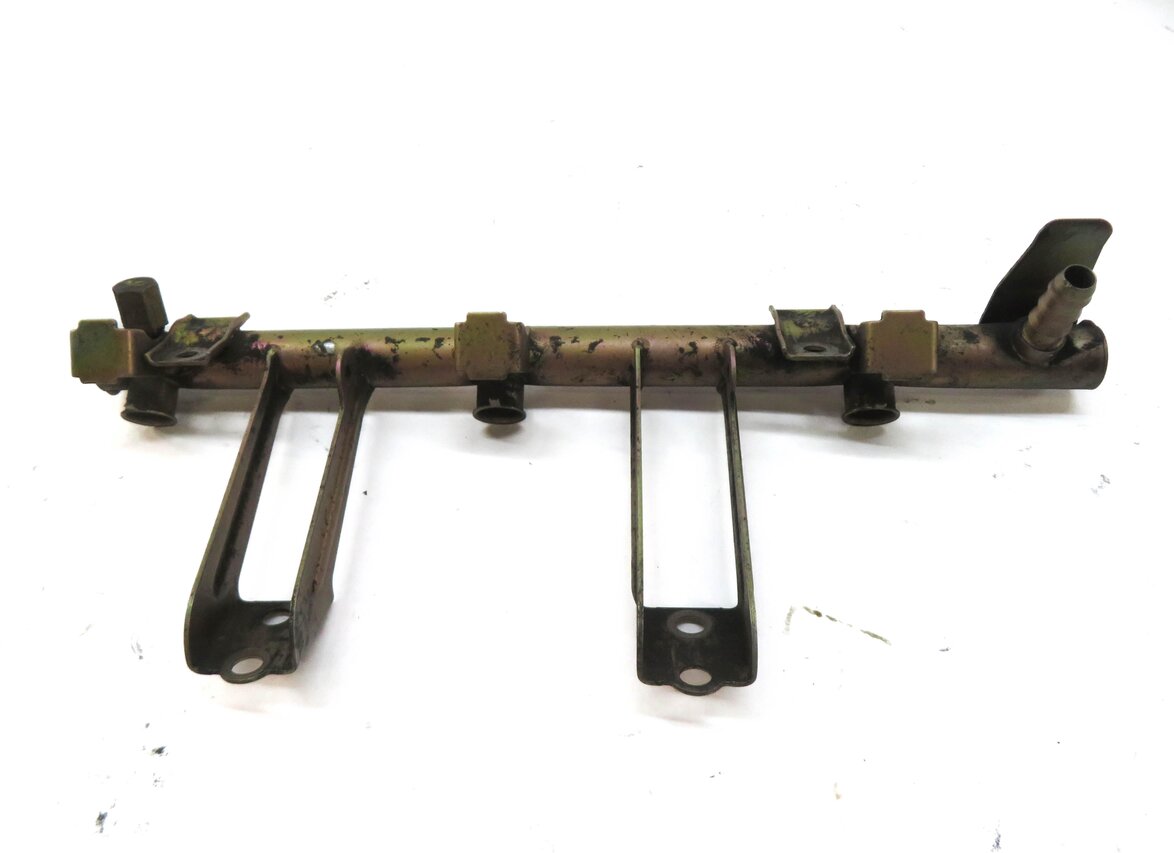 Thumbnail 4: 2007 PORSCHE BOXSTER (987) 2.7L ENGINE GAS FUEL RAIL SET OF 2 98711003101