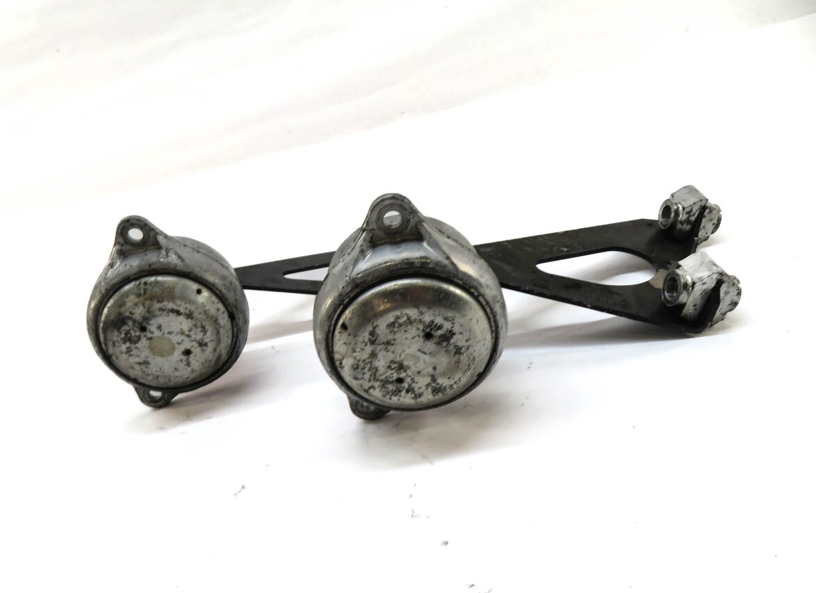 Thumbnail 2: 2007 PORSCHE BOXSTER (987) 2.7L M/T MANUAL TRANS LET & RIGHT MOUNT & BRACKET SET