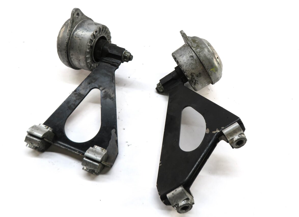 Thumbnail 4: 2007 PORSCHE BOXSTER (987) 2.7L M/T MANUAL TRANS LET & RIGHT MOUNT & BRACKET SET