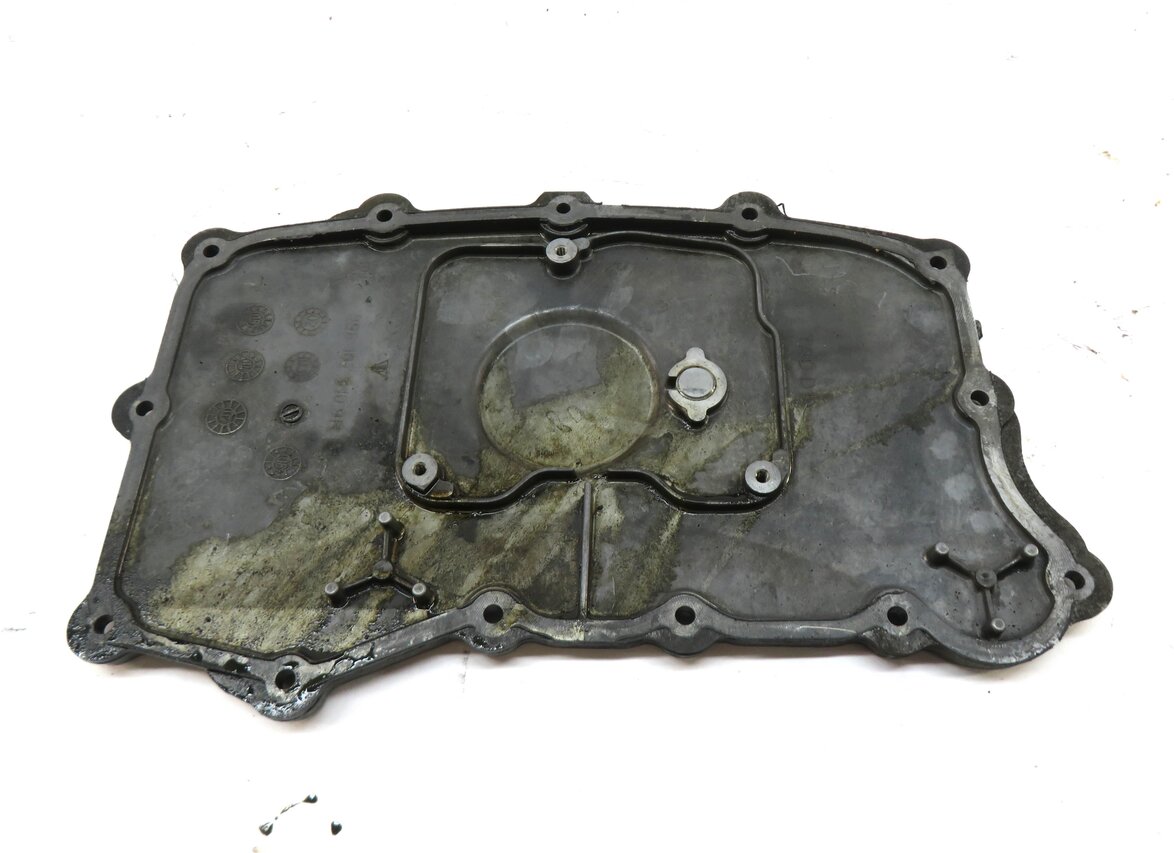 Thumbnail 4: 2007 PORSCHE BOXSTER (987) 2.7L ENGINE LOWER OIL PAN w/ DRAIN BOLT 9961073109R