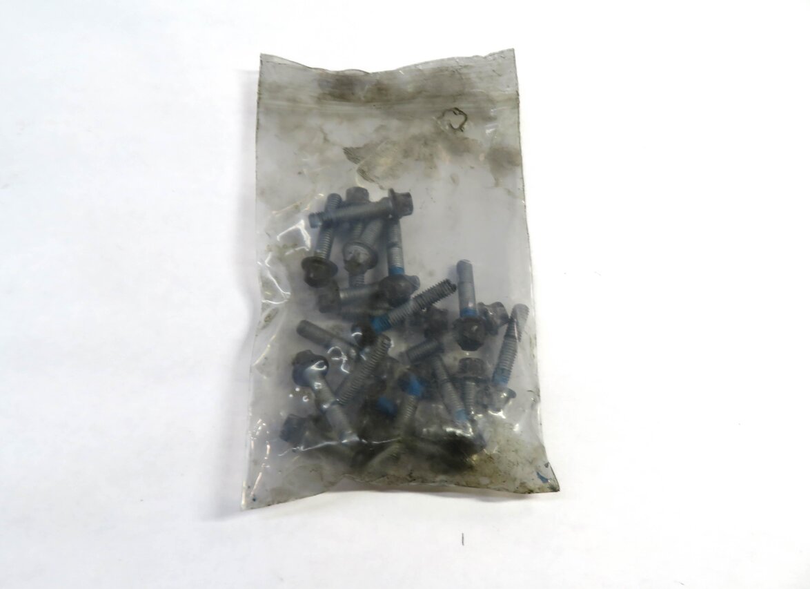 Thumbnail 7: 2007 PORSCHE BOXSTER (987) 2.7L ENGINE LEFT DRIVER SIDE VALVE COVER 9961046378R