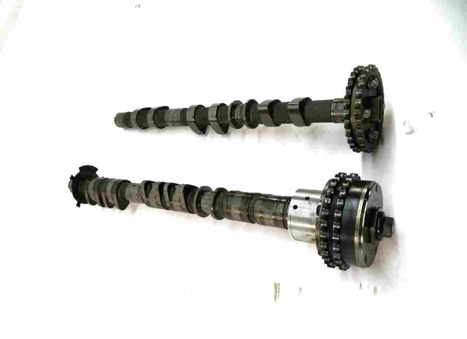 06-08 BOXSTER CAYMAN 987 2.7L LEFT CYLINDER HEAD INTAKE CAMSHAFT & TIMING GEAR
