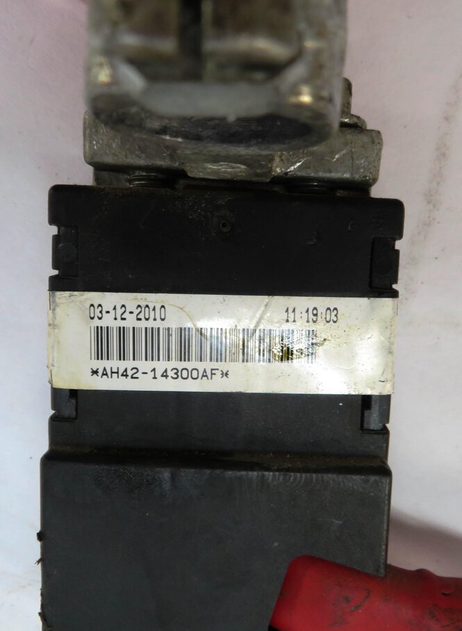 Thumbnail 6: 2011 RANGE ROVER (L322) POSITIVE BATTERY CABLE w/ TERMINAL