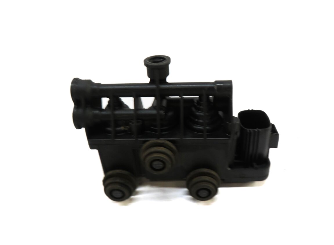 Thumbnail 2: 2011 RANGE ROVER (L322) AIR SUSPENSION TRANSFER RELIEF VALVE RVH500050