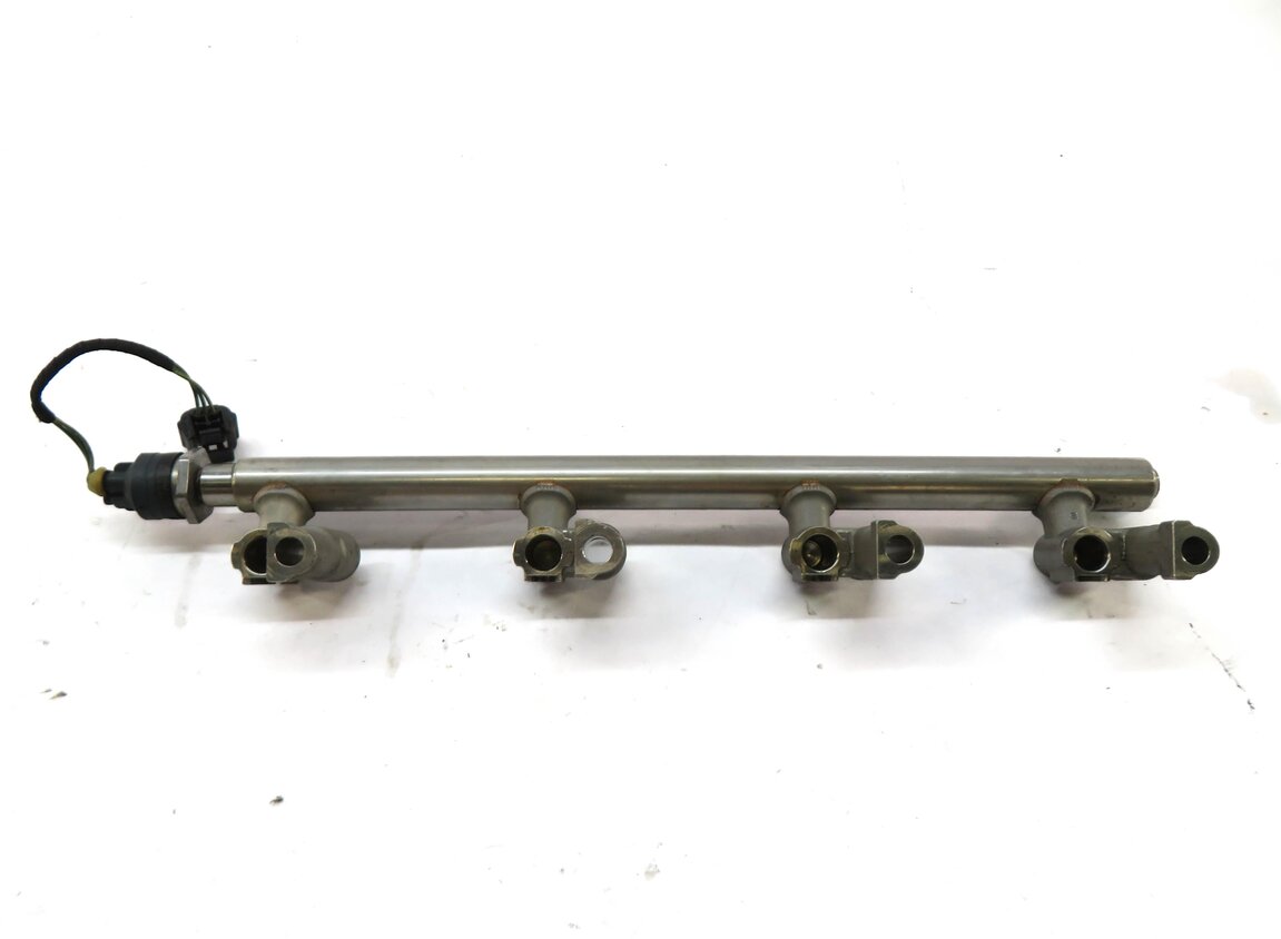Thumbnail 6: 2011 RANGE ROVER (L322) 5.0L SUPERCHARGED AJ133 LEFT & RIGHT FUEL RAIL SET/2