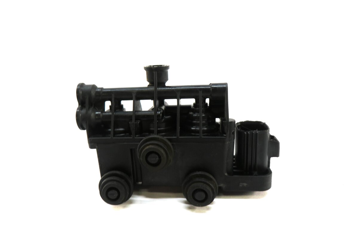 Thumbnail 2: 2011 RANGE ROVER (L322) AIR SUSPENSION TRANSFER RELIEVE VALVE RVH500060