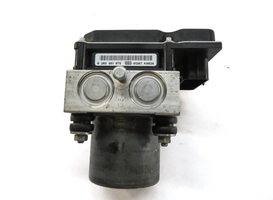 Thumbnail 3: 2011-2012 LAND ROVER LR4 - RANGE ROVER SPORT (L320) ABS BRAKE PUMP w/ MODULE
