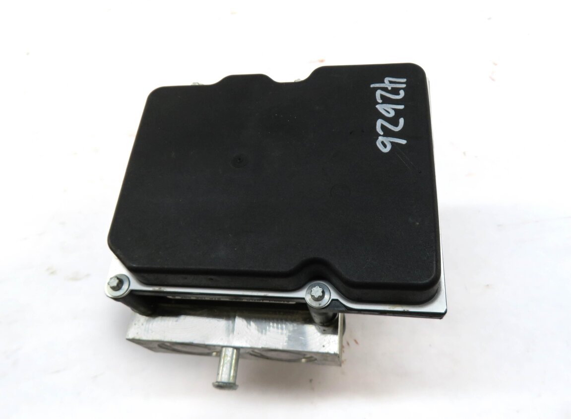 Thumbnail 4: 2011-2012 LAND ROVER LR4 - RANGE ROVER SPORT (L320) ABS BRAKE PUMP w/ MODULE