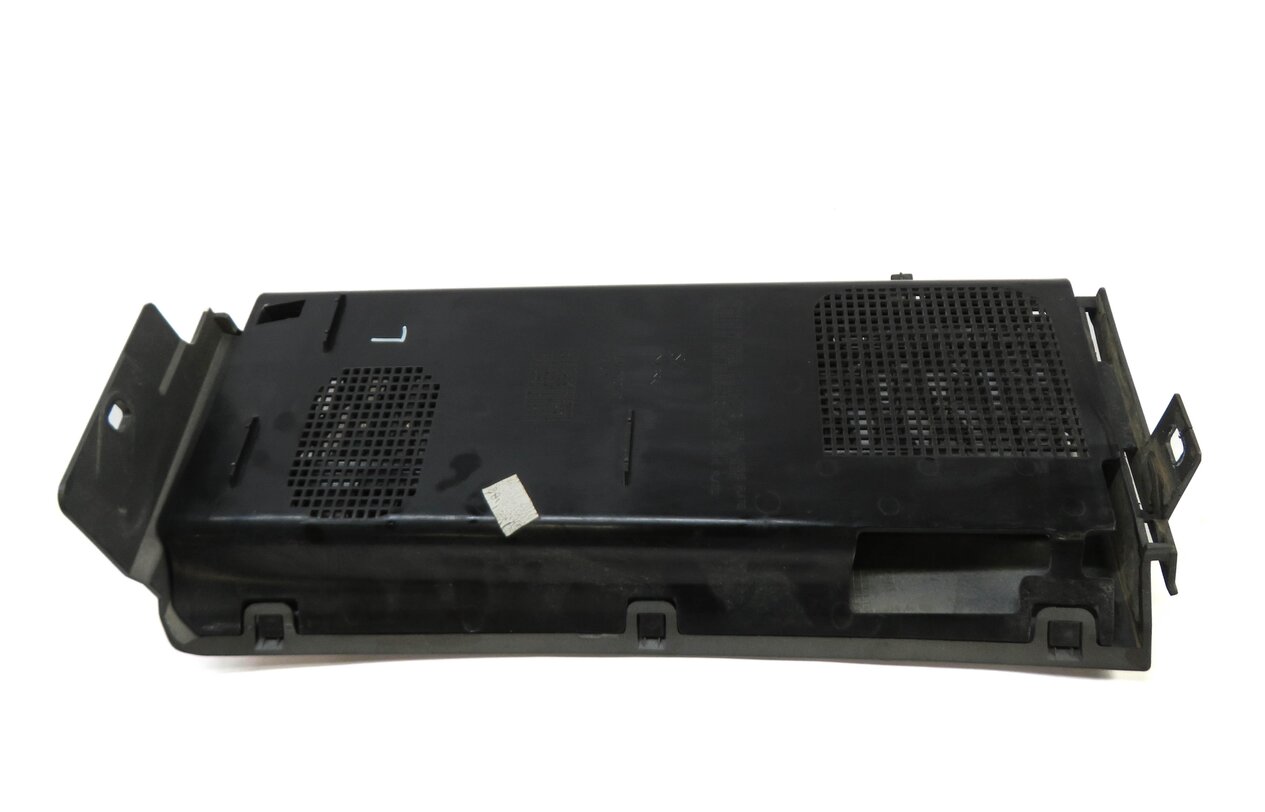Thumbnail 4: 2011 RANGE ROVER (L322) FRONT LEFT DRIVER SIDE FENDER GRILLE VENT (GRAY)