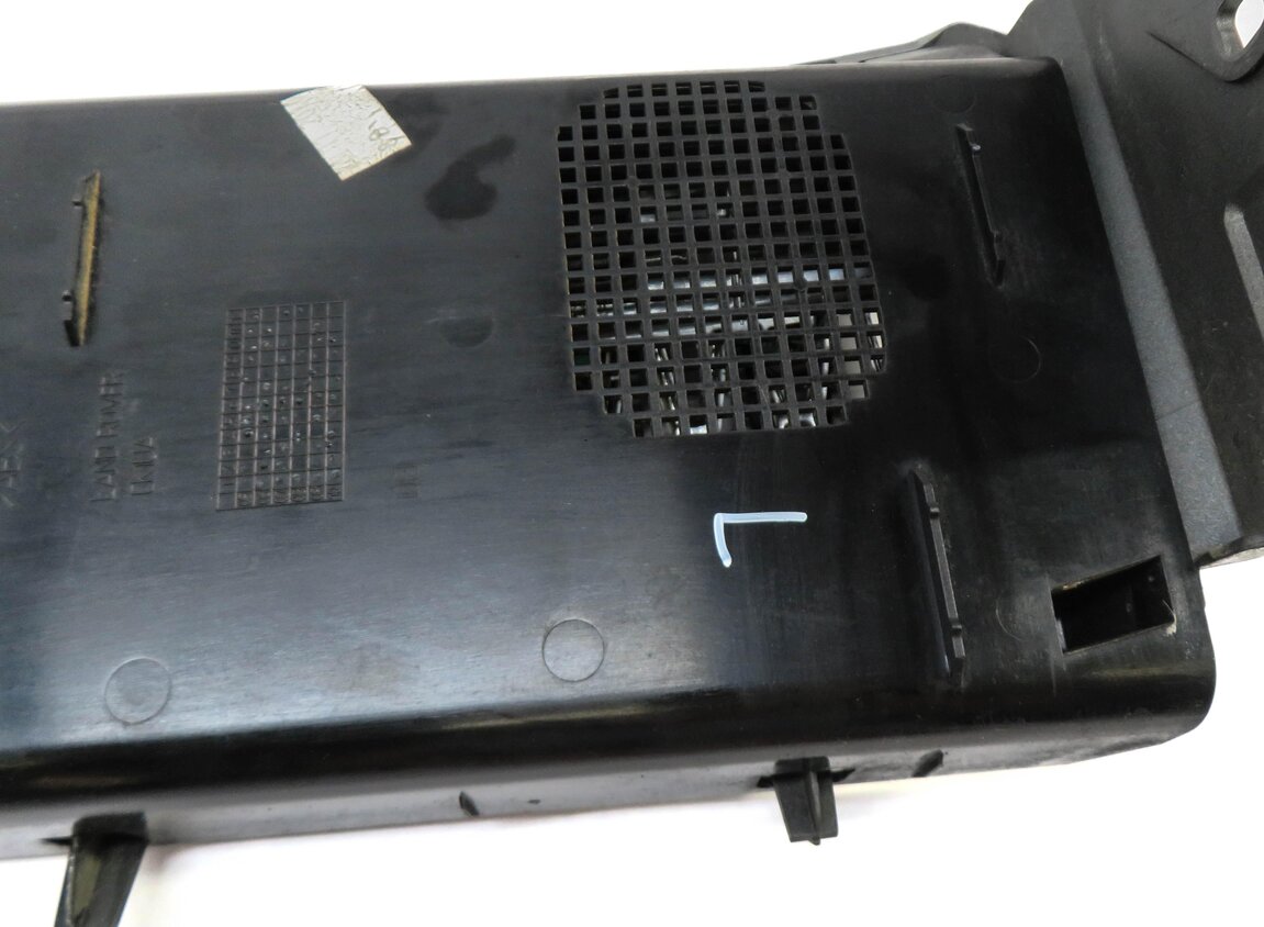 Thumbnail 6: 2011 RANGE ROVER (L322) FRONT LEFT DRIVER SIDE FENDER GRILLE VENT (GRAY)