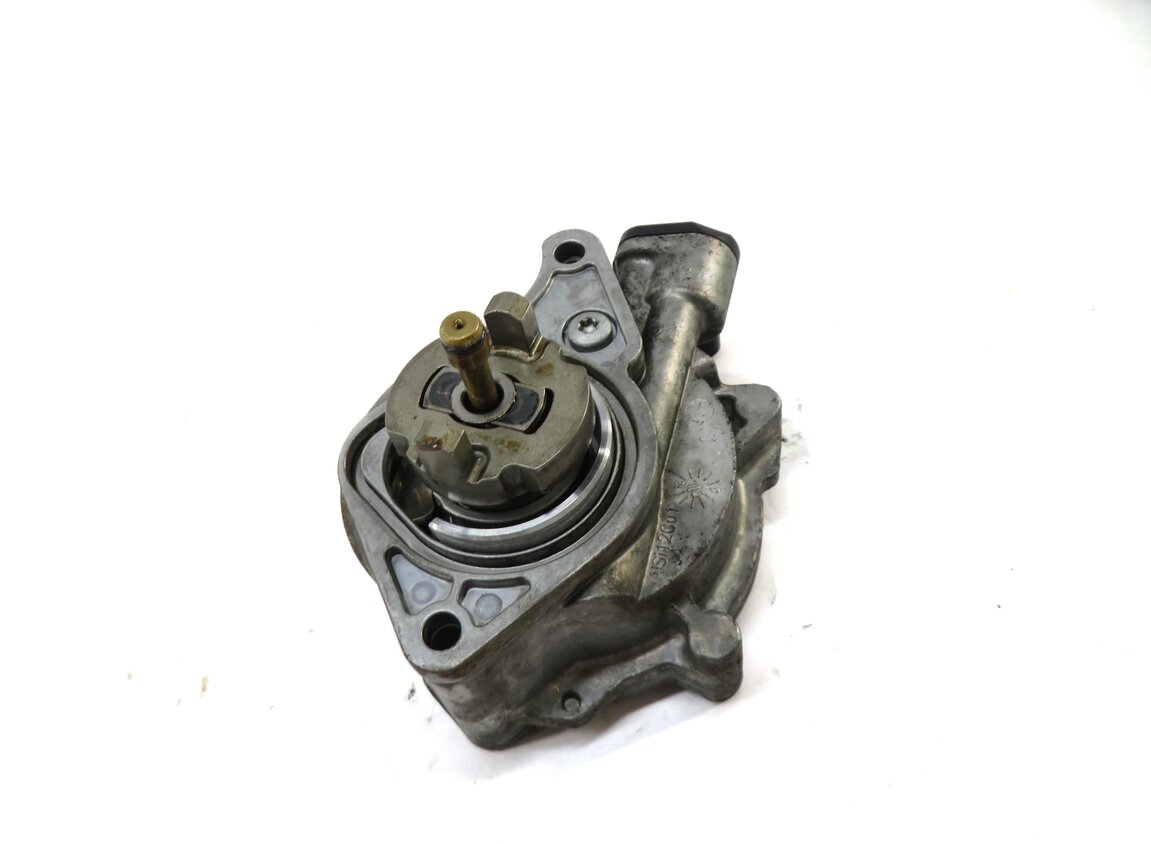 Thumbnail 2: 2010-2019 RANGE ROVER SPORT LR4 JAGUAR XE XF XK - 3.0L / 5.0L BRAKE VACUUM PUMP