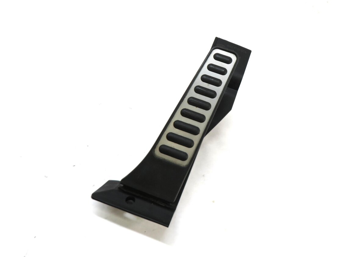 Thumbnail 1: 2011 RANGE ROVER (L322) THROTTLE GAS PEDAL w/ COVER (SILVER & BLACK)