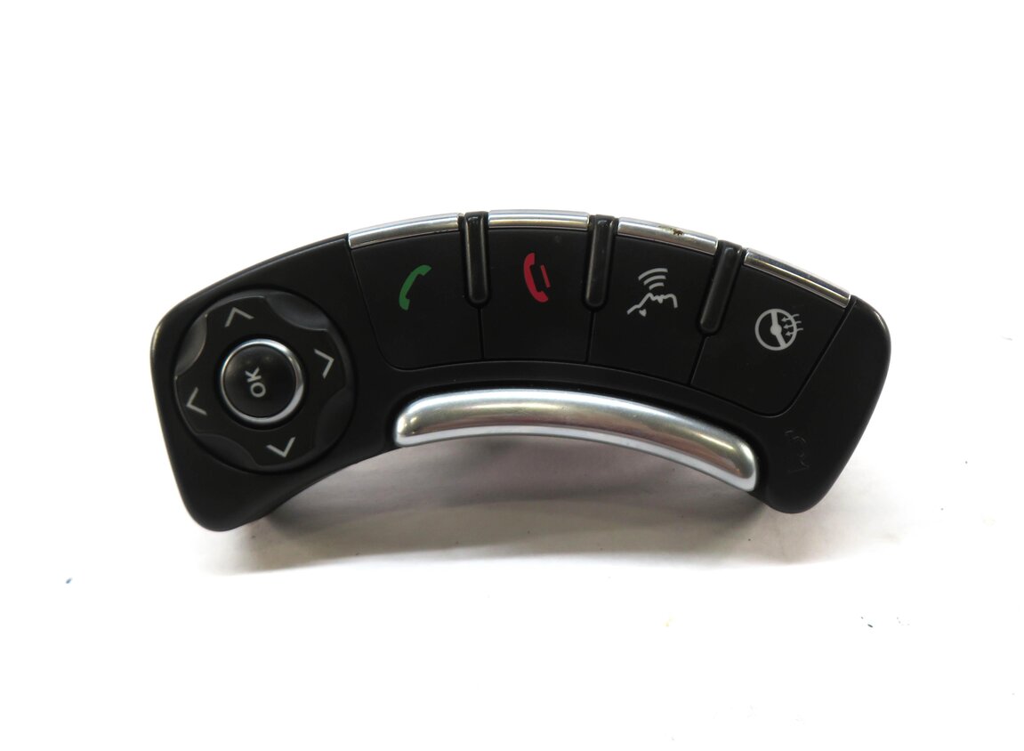 Thumbnail 2: 2011 RANGE ROVER L322 RIGHT SIDE STEERING WHEEL SWITCH BUTTON PHONE WHEEL HEAT