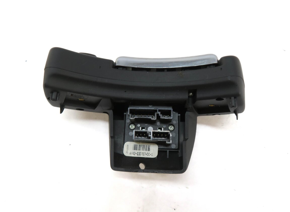 Thumbnail 4: 2011 RANGE ROVER L322 RIGHT SIDE STEERING WHEEL SWITCH BUTTON PHONE WHEEL HEAT