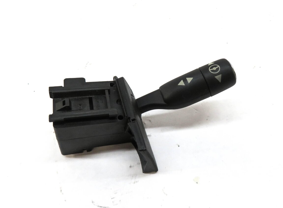 Thumbnail 1: 2011 RANGE ROVER (L322) STEERING COLUMN ADJUSTMENT ADJUST SWITCH (BLACK)
